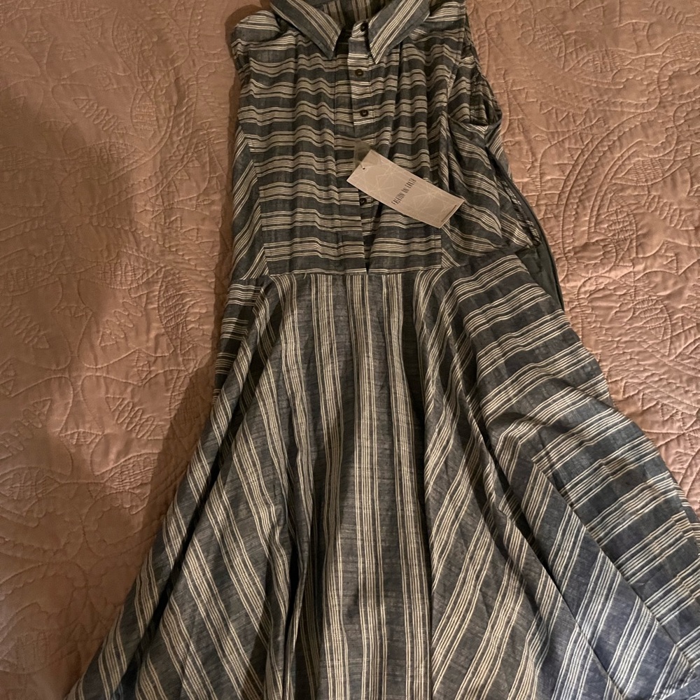 Cute striped dress.